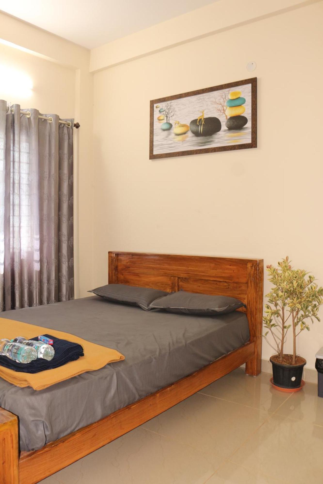 Happy Holiday Inn Service Apartment Чикмагалур Экстерьер фото