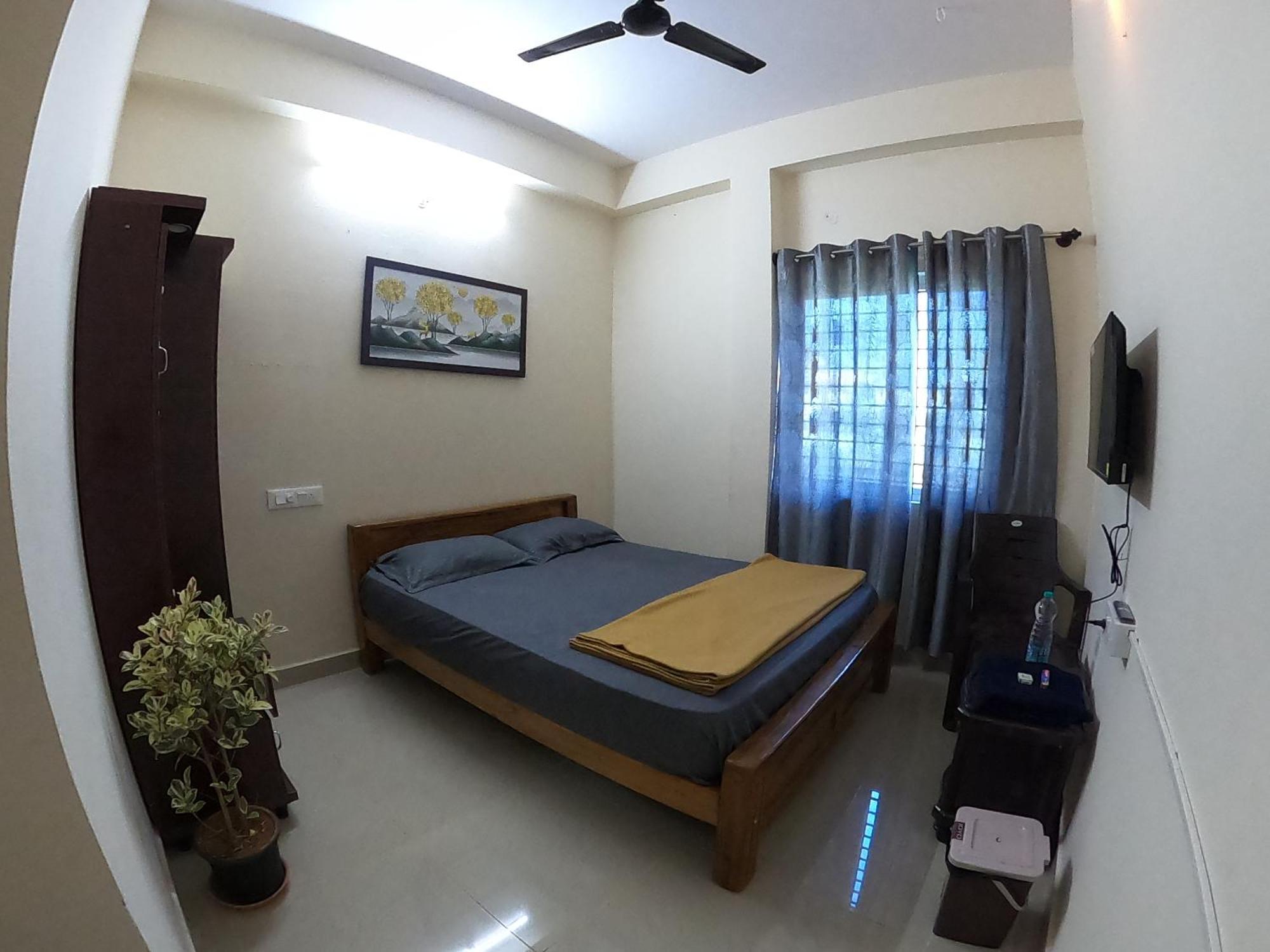 Happy Holiday Inn Service Apartment Чикмагалур Экстерьер фото